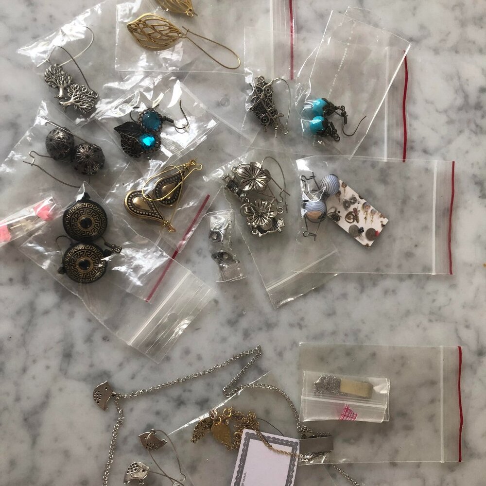 BRAND NEW Women's Costume Jewelry Lot 17 items!